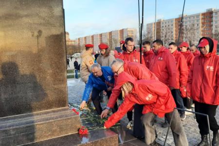 Подмосковные коммунисты: Антифашистский автомарш «Наша Великая Родина» стартовал в Московской области