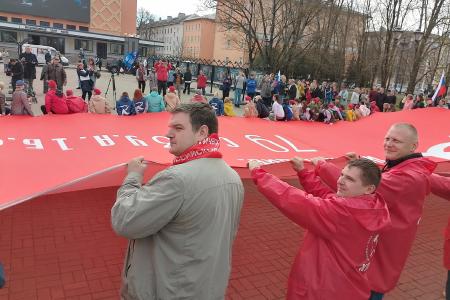 В Великий Новгород прибыл автопробег патриотической марш-эстафеты проекта "Наша Великая Родина"