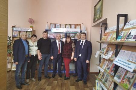 В Белгородской области многодетные семьи Козыревых и Даниленко получили в подарок ноутбуки от Сергея Гаврилова