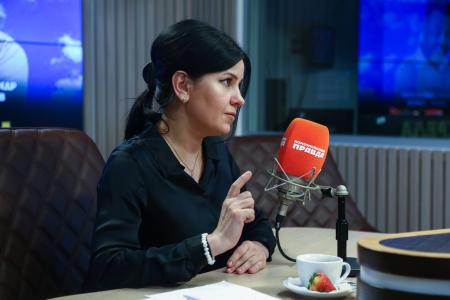 Мария Прусакова в эфире «Партийной среды» на радио «Комсомольская правда»