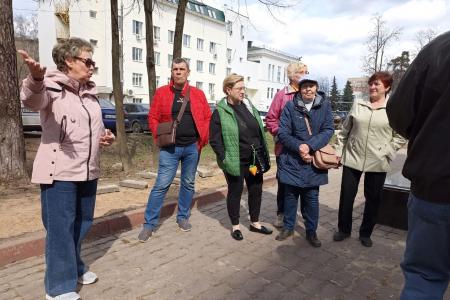 Подмосковные коммунисты: Труд – основа жизни!