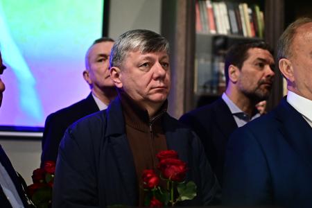 Г.А. Зюганов посетил Мемориальный комплекс Хатынь и Храм-памятник в честь всех святых и в память о жертвах, спасению отечества нашего послуживших