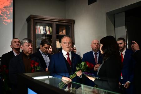Г.А. Зюганов посетил Мемориальный комплекс Хатынь и Храм-памятник в честь всех святых и в память о жертвах, спасению отечества нашего послуживших
