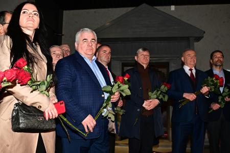 Г.А. Зюганов посетил Мемориальный комплекс Хатынь и Храм-памятник в честь всех святых и в память о жертвах, спасению отечества нашего послуживших