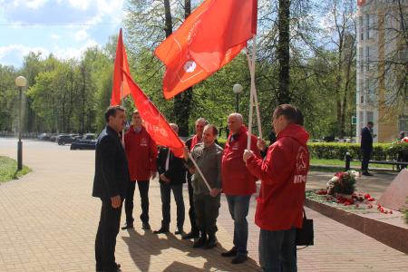 В Брянске коммунисты почтили память жертв аварии на Чернобыльской АЭС