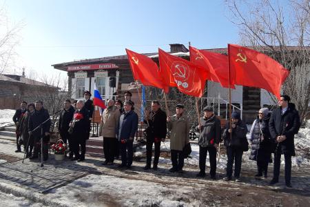 Лидер якутских коммунистов Виктор Губарев поздравил земляков с Днем государственности Республики Саха (Якутия)