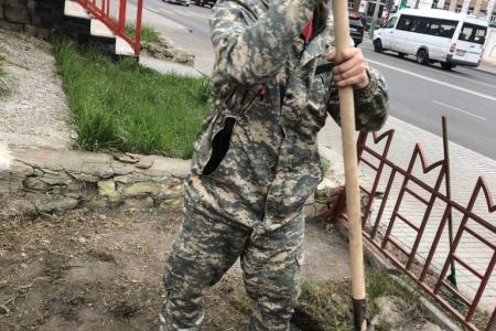Пензенские коммунисты провели субботники у памятников В.И. Ленину и И.В. Сталину