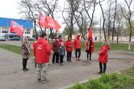 Пензенские коммунисты провели субботники у памятников В.И. Ленину и И.В. Сталину