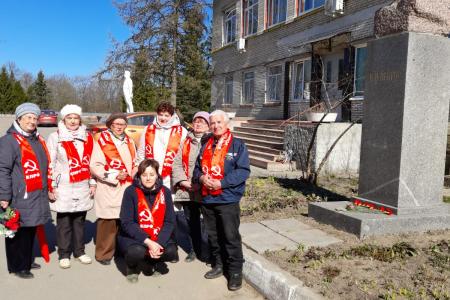 Коммунисты Ленинградской области отметили День рождения Владимира Ильича Ленина