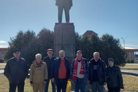 Коммунисты Ленинградской области отметили День рождения Владимира Ильича Ленина