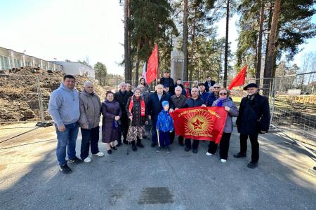 Коммунисты Ленинградской области отметили День рождения Владимира Ильича Ленина