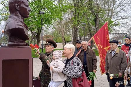 Краснодарский край. Активисты КПРФ и беспартийные патриоты отметили День Советской космонавтики