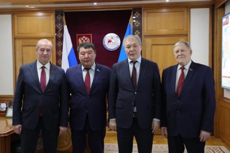 Леонид Калашников встретился с депутатами Государственного Собрания (Ил Тумэн) Республики Саха (Якутия)