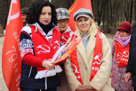 Митинг в Калуге:  Человеку труда — достойную жизнь