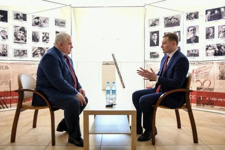 Глава Хакасии Валентин Коновалов и Казбек Тайсаев провели встречу с представителями общественности республики