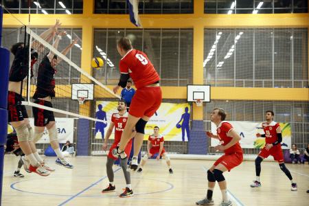 Чемпионат Москвы по волейболу: мужская команда КПРФ – чемпионы столицы, девушки – вице-чемпионы!
