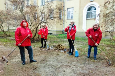Свердловские коммунисты провели ленинские субботники по всей области