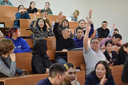 В Якутске проходит семинар-совещание партийного актива региональных отделений КПРФ Дальневосточного федерального округа
