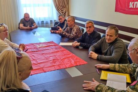 Коммунисты Ямало-Ненецкого автономного округа привезли гуманитарный груз на Донбасс