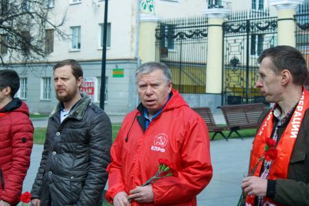 Коммунисты из Удмуртии требуют отменить драпировку Мавзолея В.И. Ленина