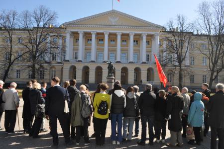 Коммунисты города трех революций провели мероприятие у Смольного