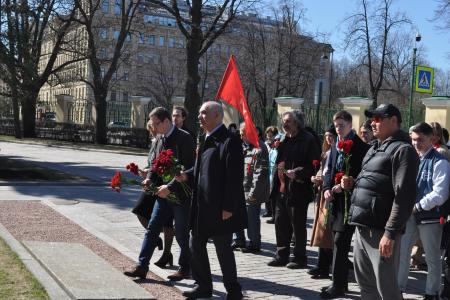 Коммунисты города трех революций провели мероприятие у Смольного