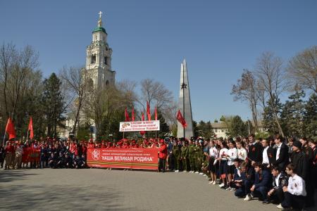 Астраханские коммунисты приняли участие в патриотической акции «Наша Великая Родина»