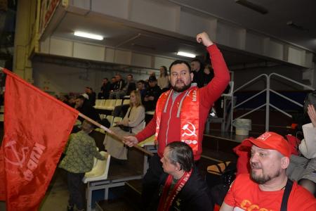 Новосибирск. Столичная команда КПРФ по мини-футболу выиграла два матча у «Сибиряка»