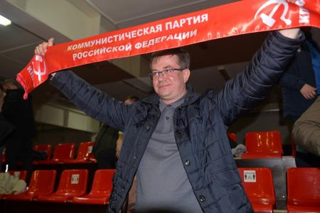 Новосибирск. Столичная команда КПРФ по мини-футболу выиграла два матча у «Сибиряка»