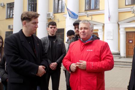 Депутат Сергей Гаврилов и Воронежский обком КПРФ дали старт циклу экскурсий школьников и молодежи в музеи Воронежа