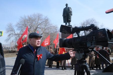 В Омске коммунисты выразили протест против драпировки Мавзолея В.И. Ленина 9 Мая
