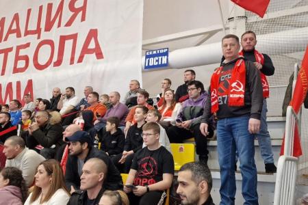 Ямало-Ненецкий автономный округ. Уверенная победа команды КПРФ на футбольном турнире