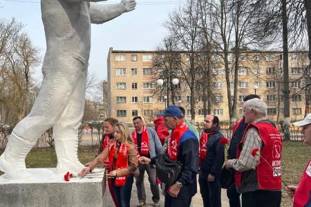 В Тульском регионе коммунисты отметили День космонавтики