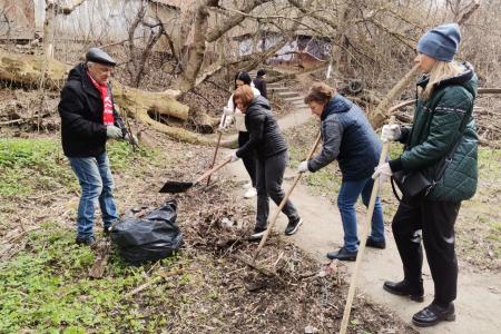 В Туле силами коммунистов приведена в порядок территория вокруг Серебровского родника