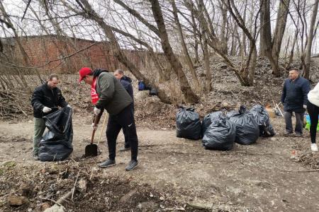 В Туле силами коммунистов приведена в порядок территория вокруг Серебровского родника