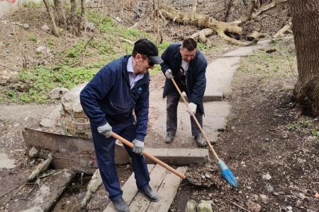 В Туле силами коммунистов приведена в порядок территория вокруг Серебровского родника