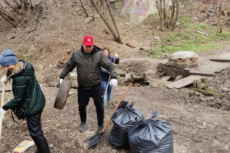 В Туле силами коммунистов приведена в порядок территория вокруг Серебровского родника