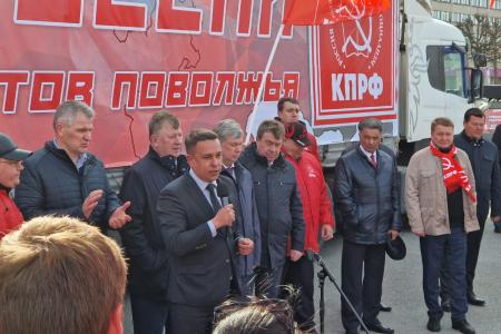 Ульяновская область. В.И. Кашин принял участие в отправке гуманитарного конвоя