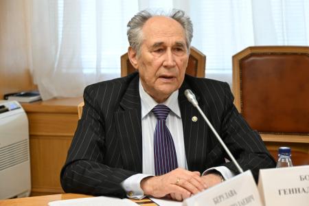 М.Н. Берулава провел заседание комиссии Экспертного совета при Комитете Госдумы по просвещению
