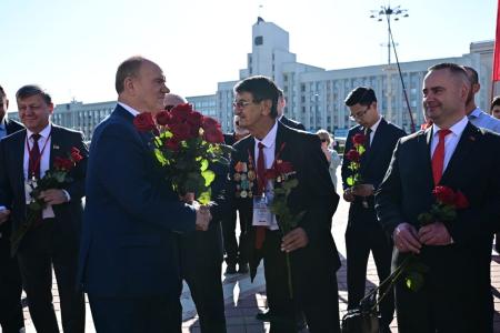 Г.А. Зюганов принял участие в возложении цветов памятнику В.И. Ленину в Беларуси