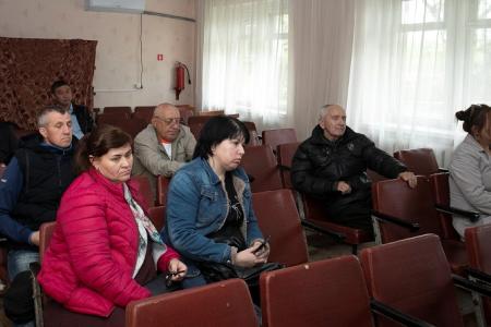 Глава фракции КРО КПРФ в парламенте Калмыкии Николай Нуров провел встречу с избирателями Сарпинского района