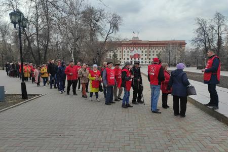 Тюменские коммунисты отметили день рождения Ленина возложением цветов и ударным трудом