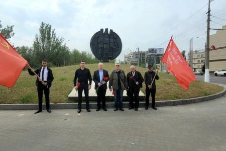 В День Знамени Победы Сталинградские коммунисты встали на «Вахту Памяти»