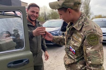 Член Совета Федерации А.М. Гибатдинов посетил новые регионы России и передал помощь российским военнослужащим