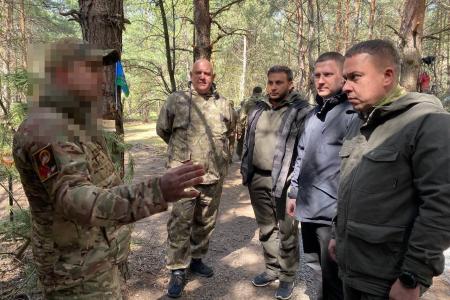 Член Совета Федерации А.М. Гибатдинов посетил новые регионы России и передал помощь российским военнослужащим
