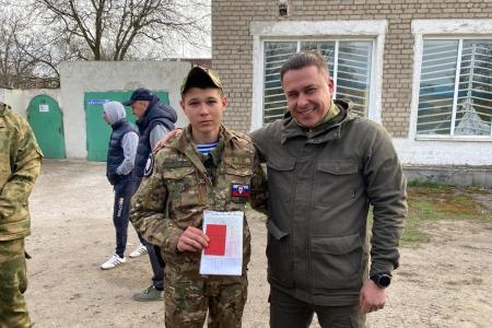 Член Совета Федерации А.М. Гибатдинов посетил новые регионы России и передал помощь российским военнослужащим