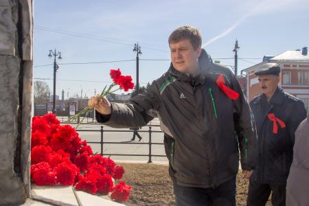 "Социалистический путь – гарантия мира!". Антифашистский митинг в Томске