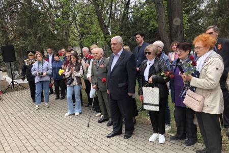 Коммунисты Севастополя почтили память Героя СССР В.Д. Ревякина