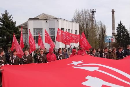 Луганск принял эстафету антифашистского марша «Наша Великая Родина»