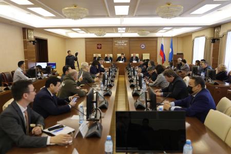 Леонид Калашников встретился с депутатами Государственного Собрания (Ил Тумэн) Республики Саха (Якутия)